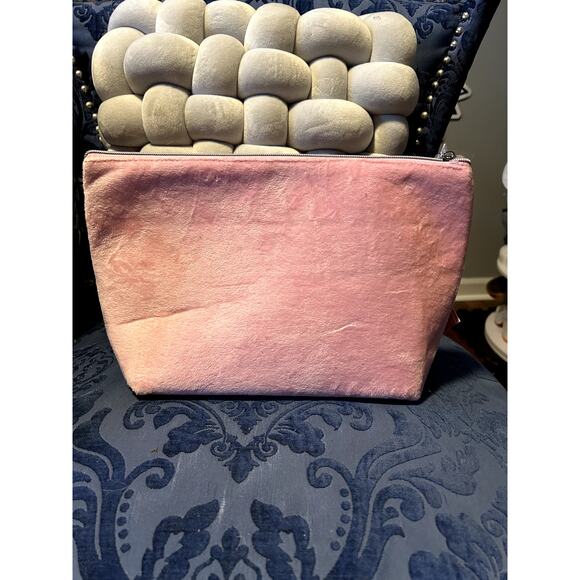 Juicy Couture Fuzzy Pink Cosmetic Travel Case NWT - Picture 2 of 8